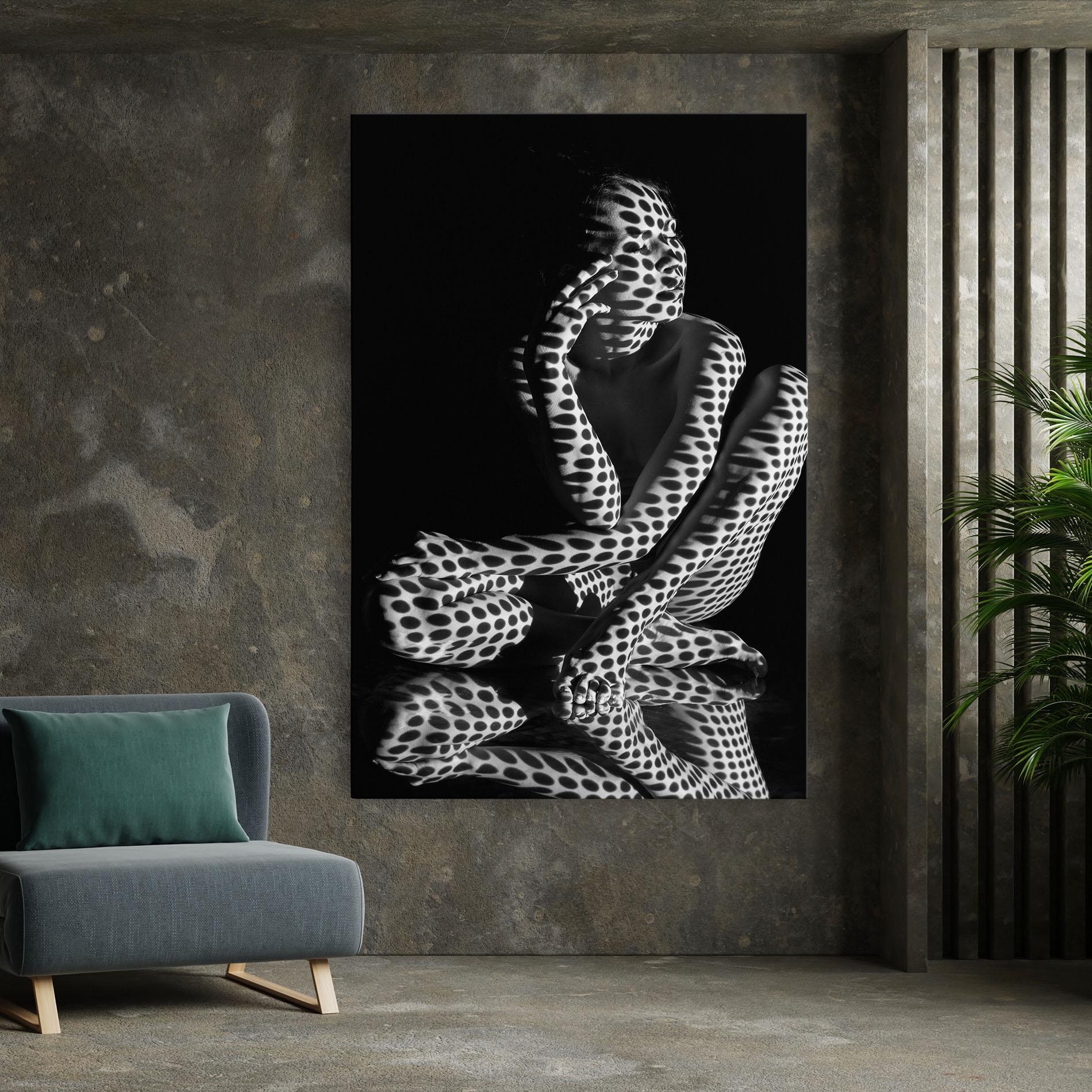 Vászonkép Black White Pattern Woman mockup 7