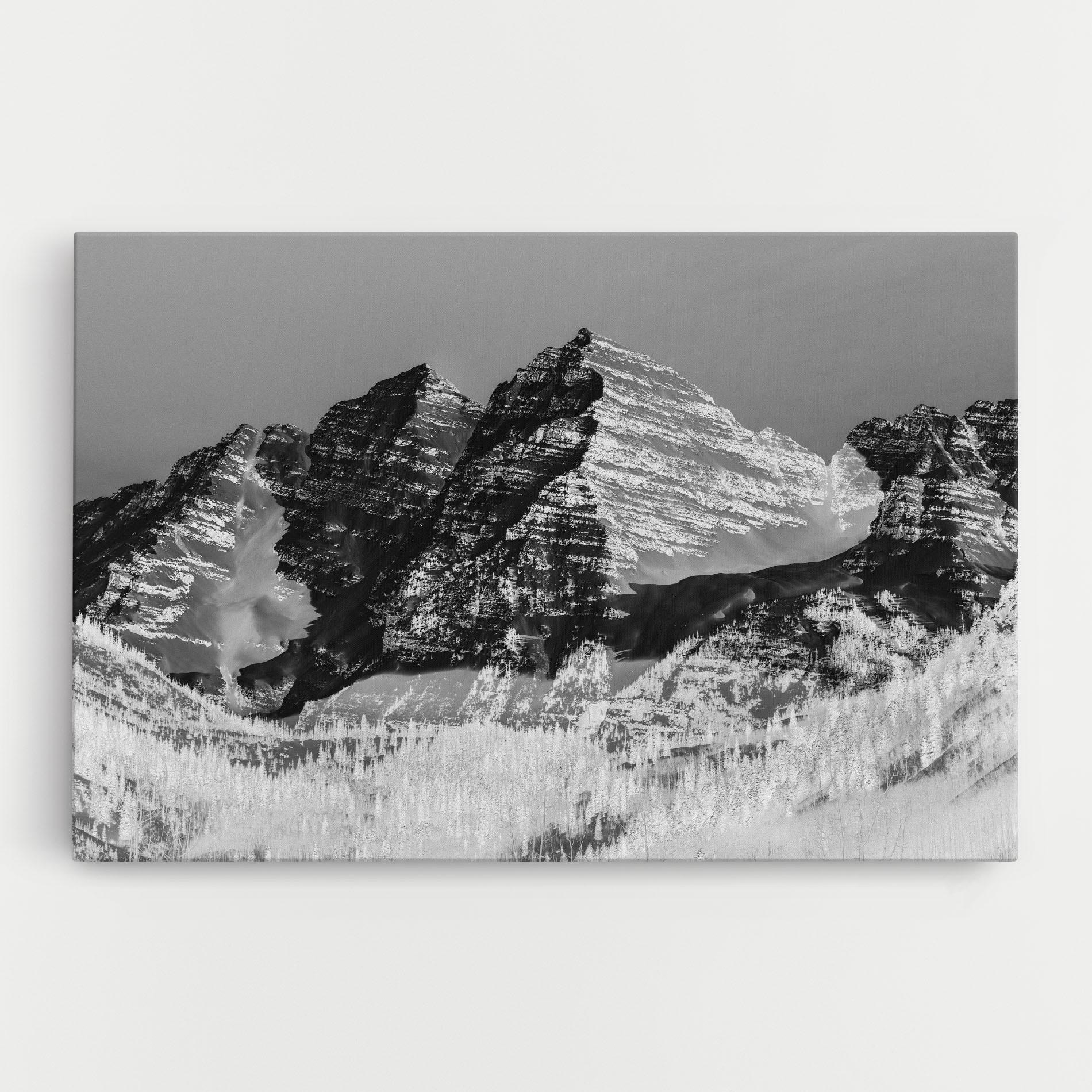 Vászonkép Green Shades Mountain mockup 0