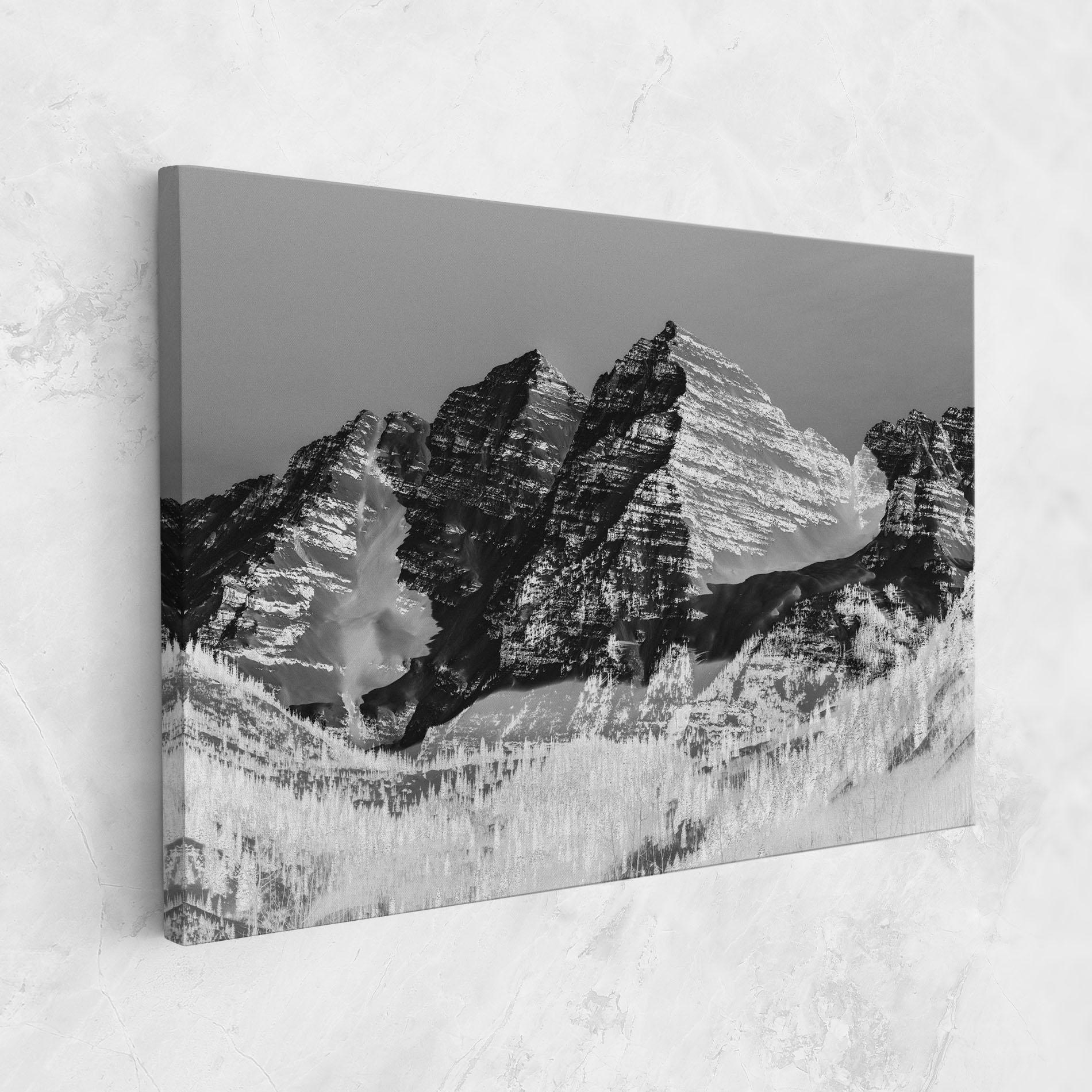 Vászonkép Green Shades Mountain mockup 1