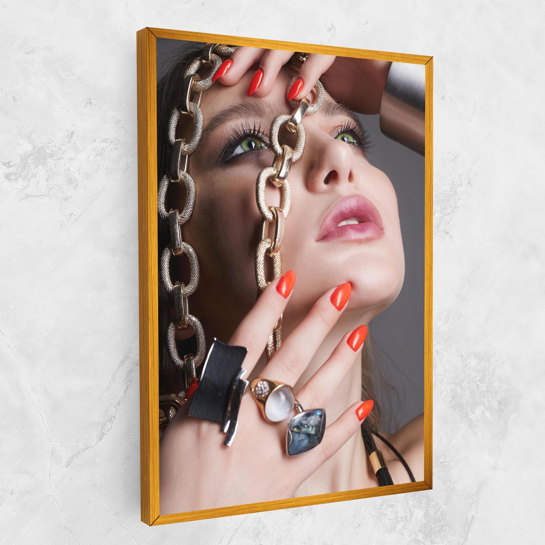 Vászonkép Big Chain Woman mockup 1