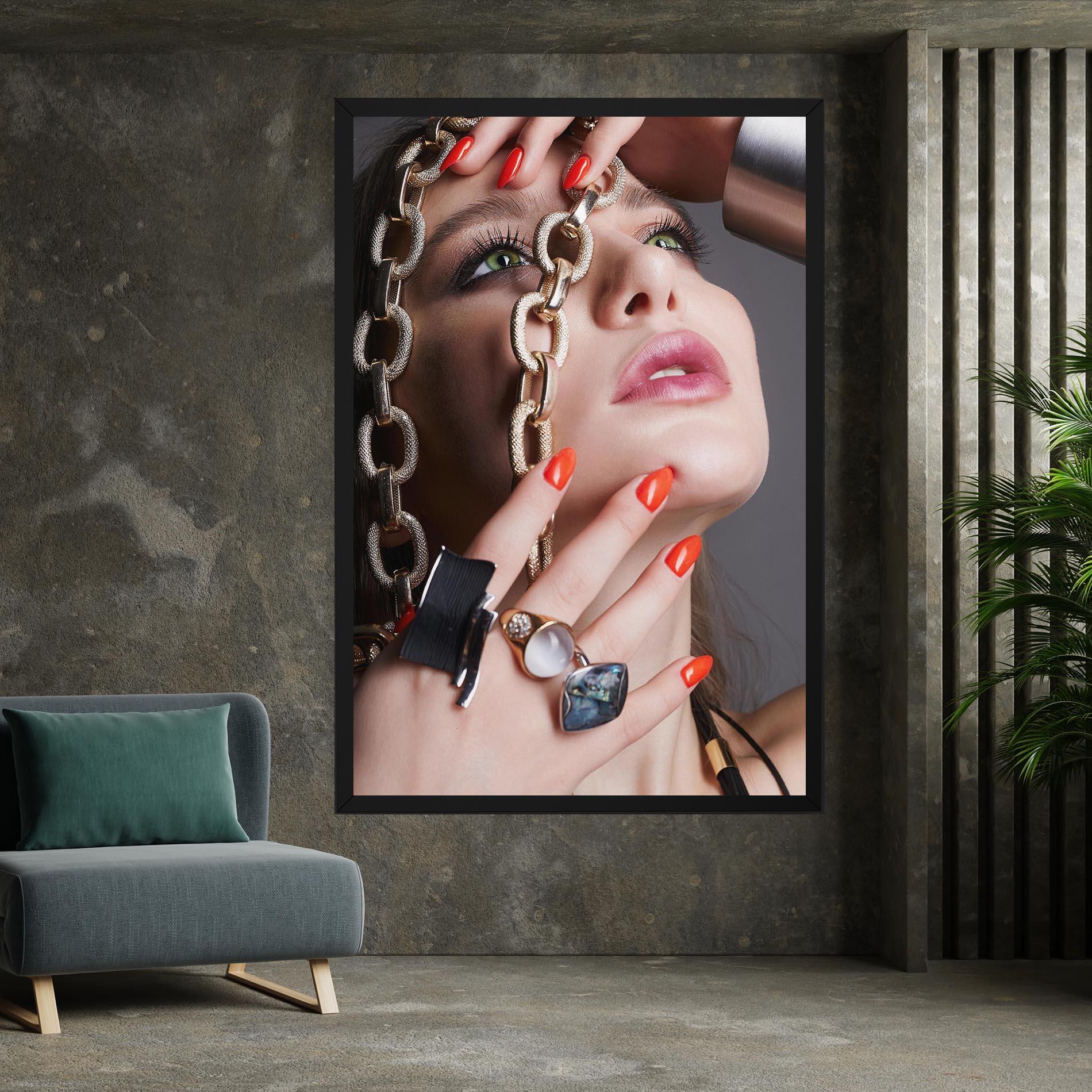 Vászonkép Big Chain Woman mockup 7