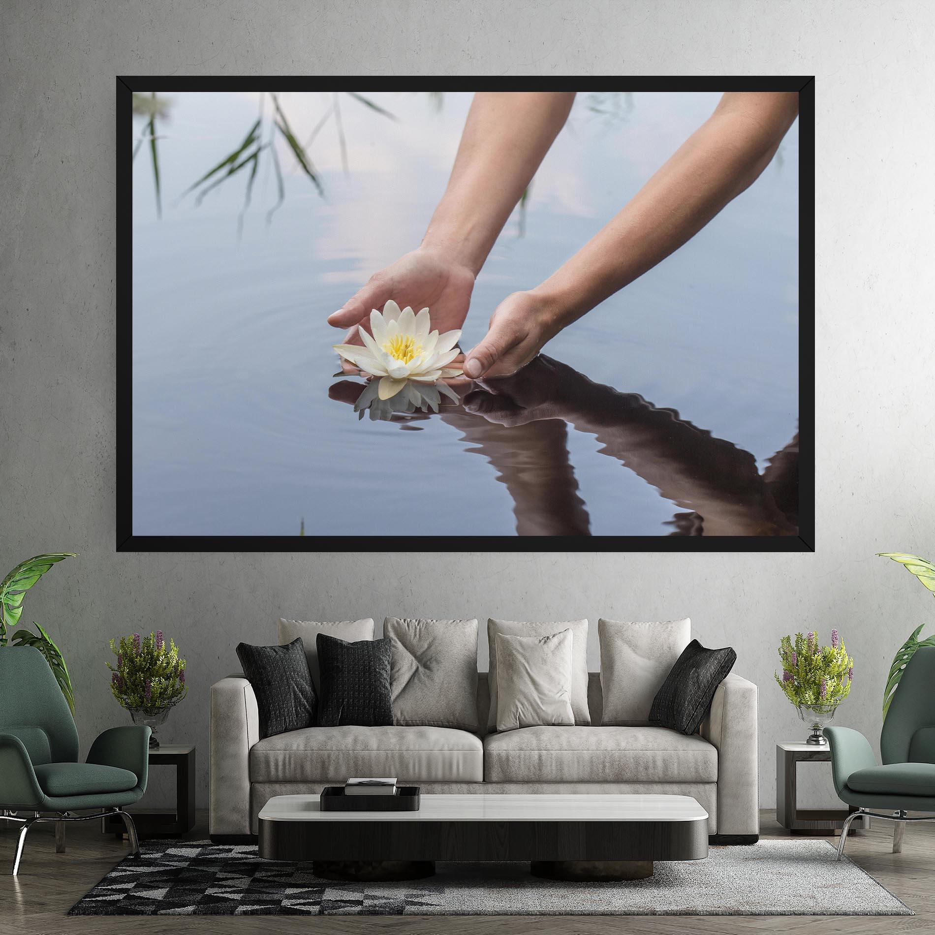 Vászonkép Holding Lake Flower mockup 7