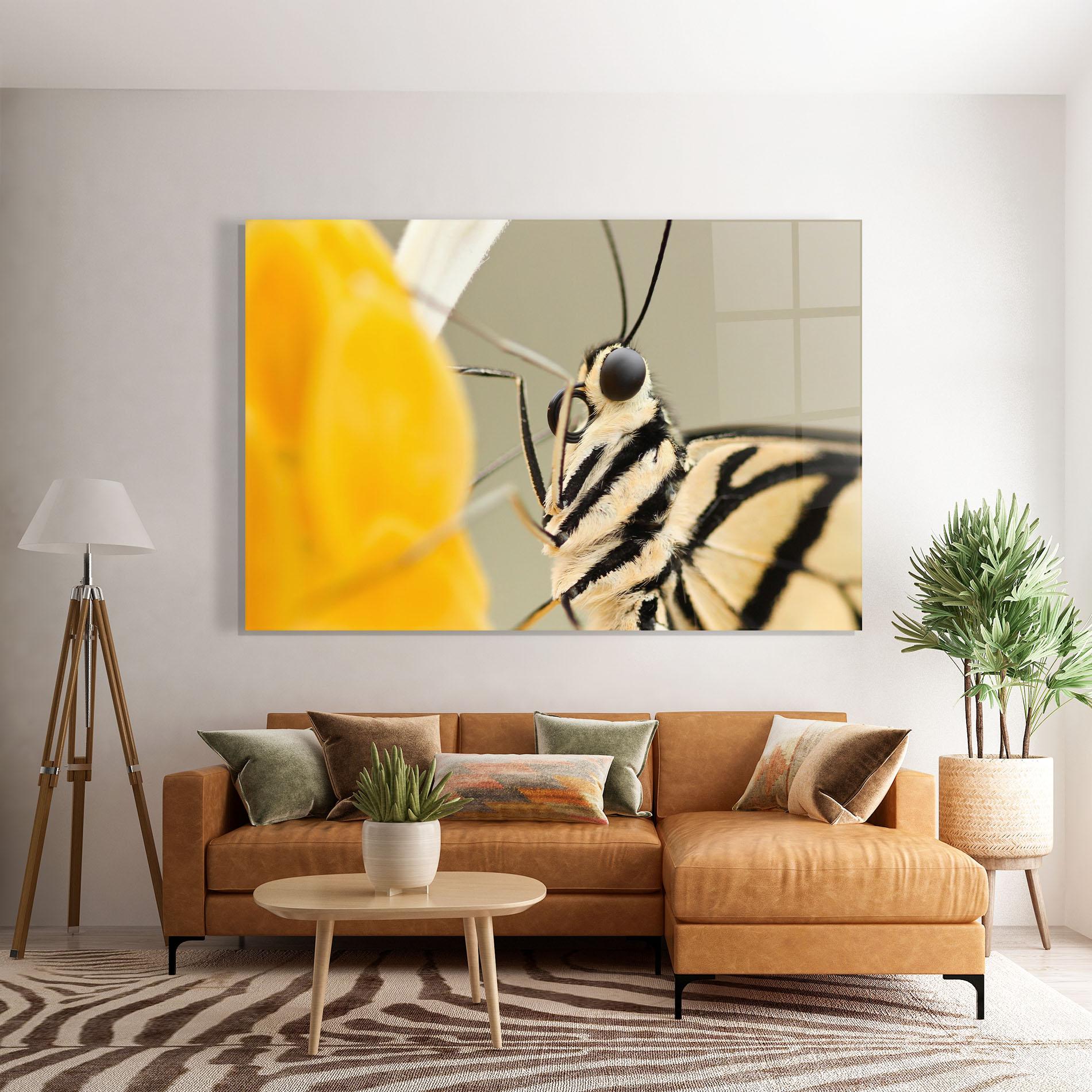 Üvegkép Close Up Cream Butterfly mockup 7