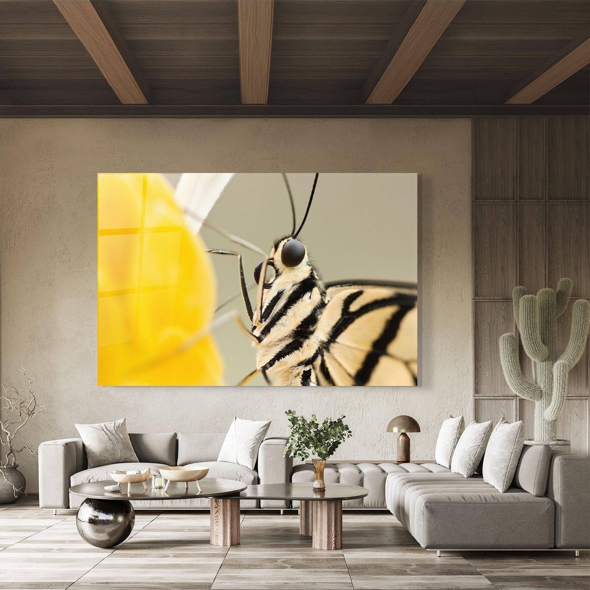 Üvegkép Close Up Cream Butterfly mockup 8