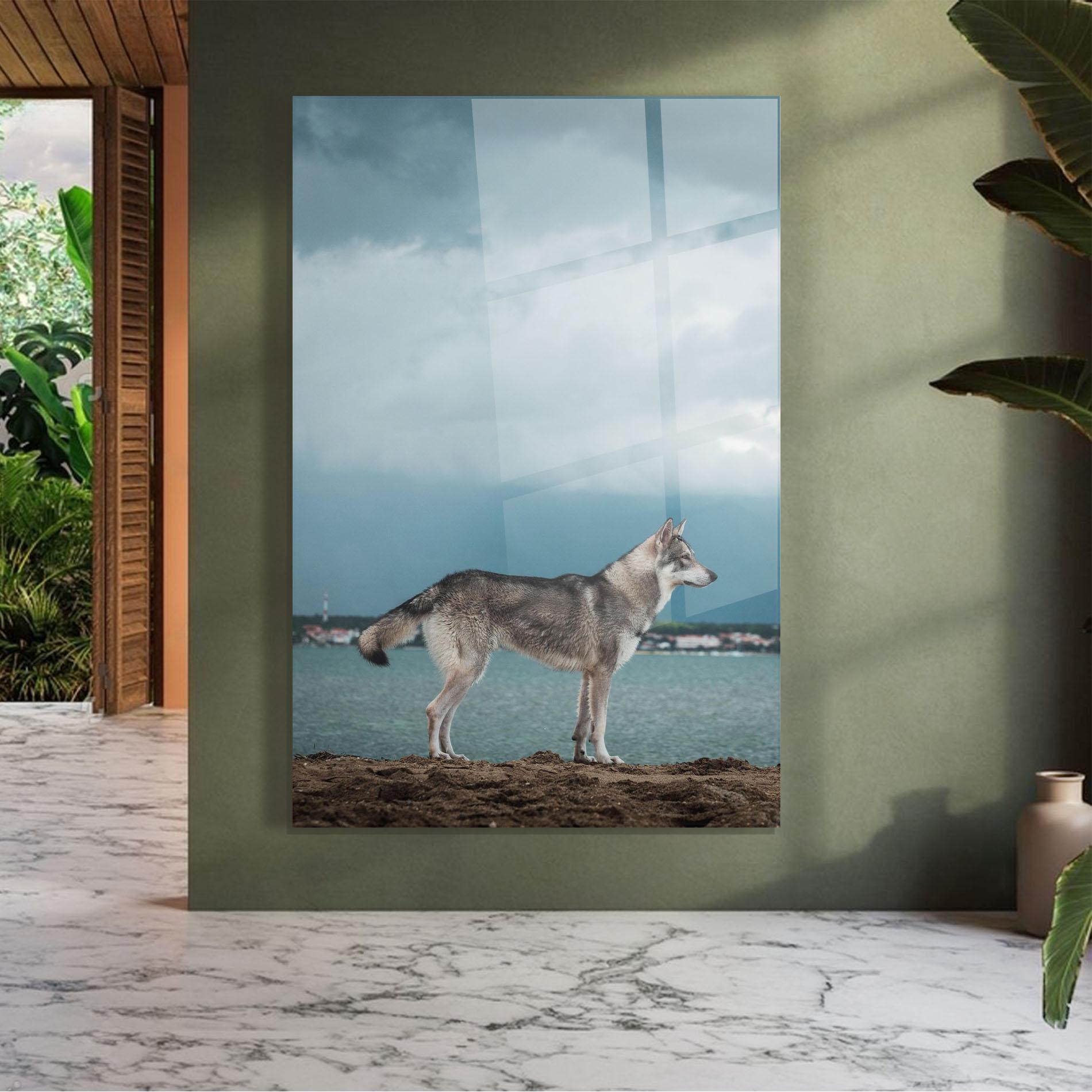 Üvegkép Grey Wolf Looking mockup 7