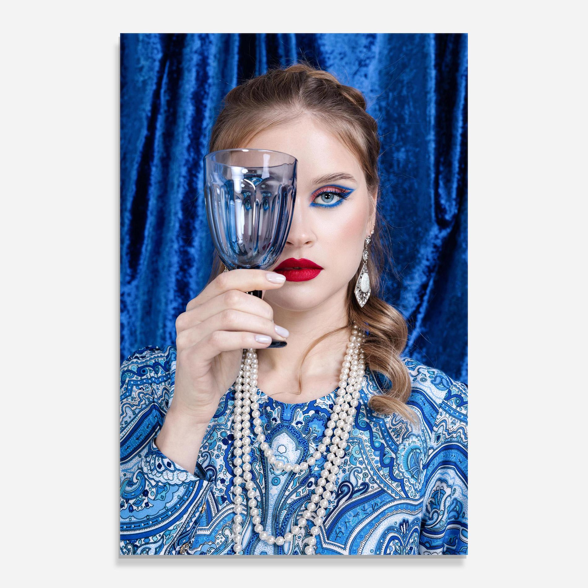 Üvegkép White Pearls On Blue mockup 0