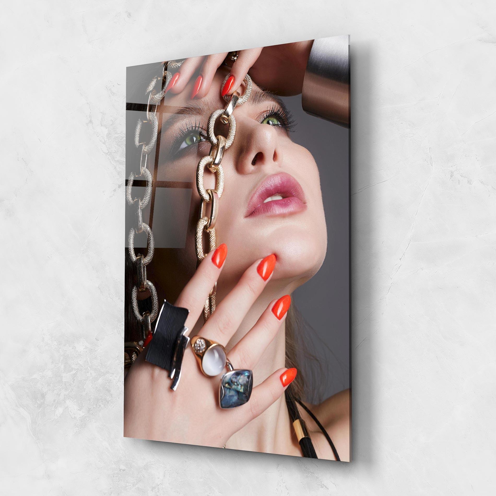 Üvegkép Big Chain Woman mockup 1