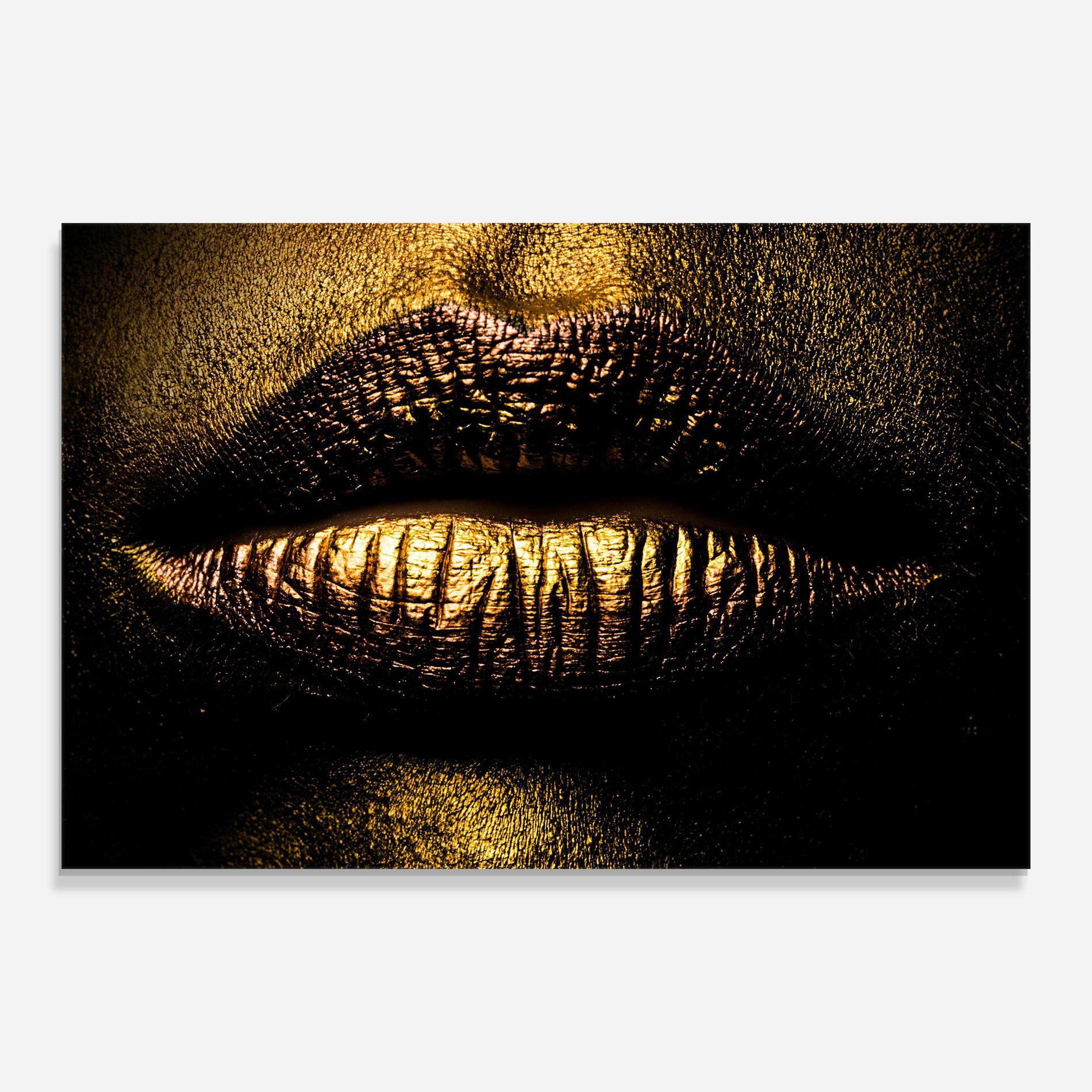 Üvegkép Gold Metal Lips mockup 0