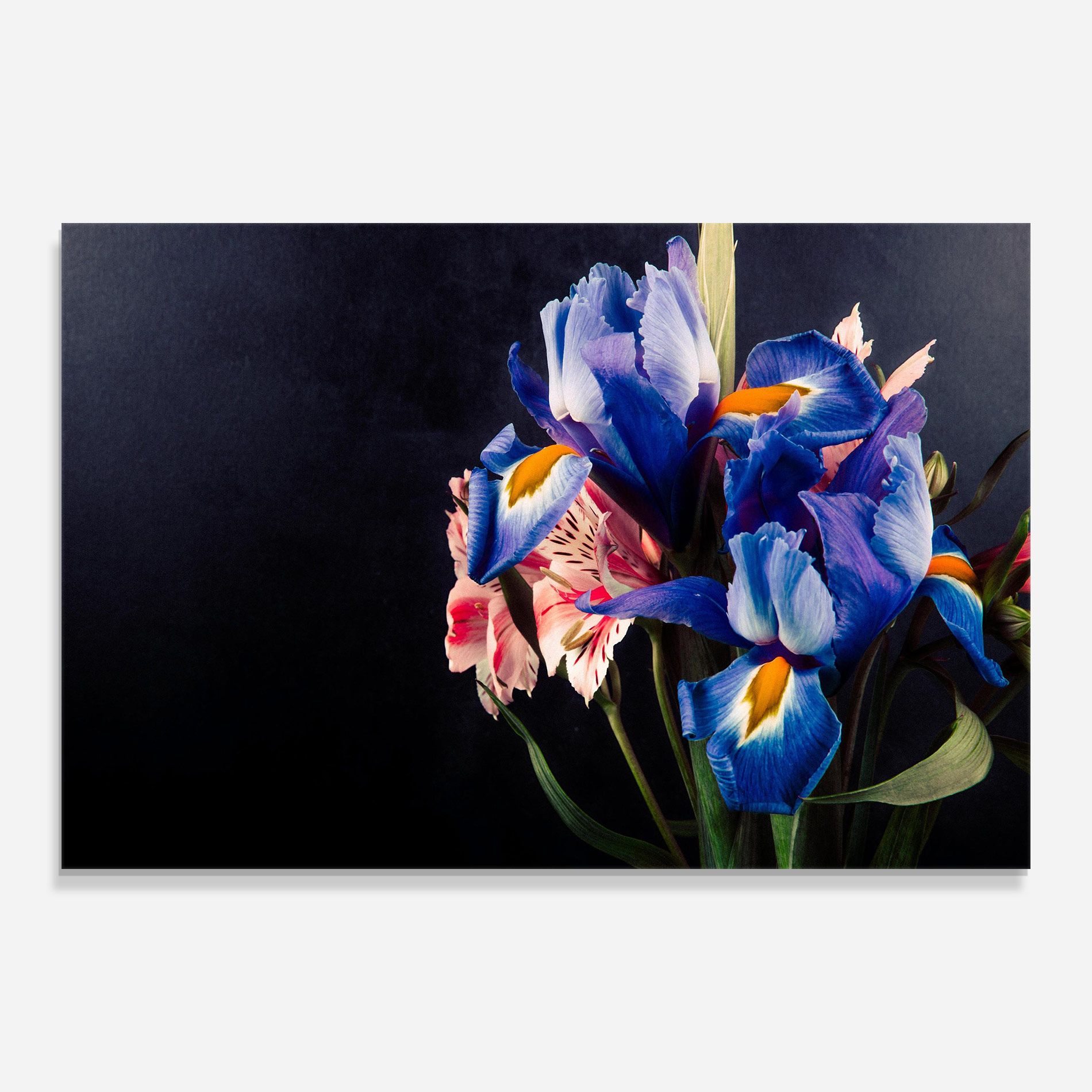 Iris Bouquet mockup 0