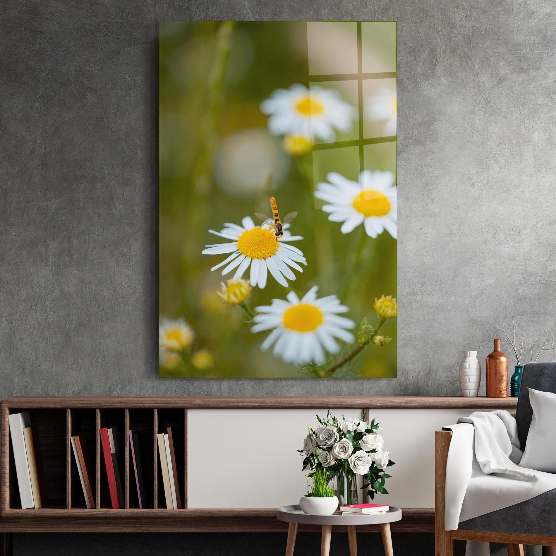 Üvegkép Bug On Small Daisy mockup 2