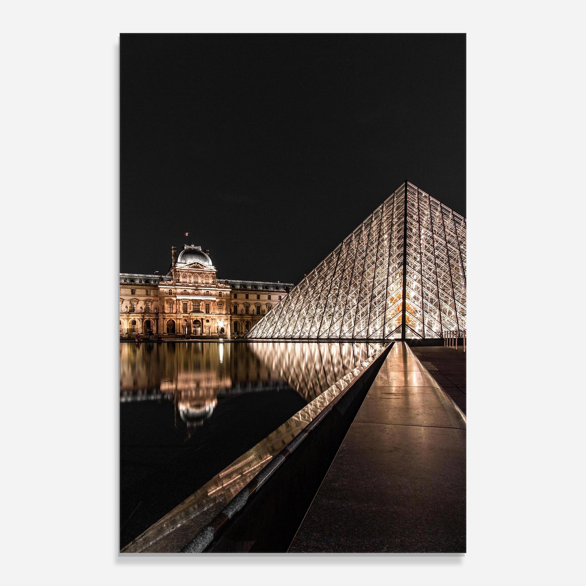 Üvegkép Louvre Night mockup 0
