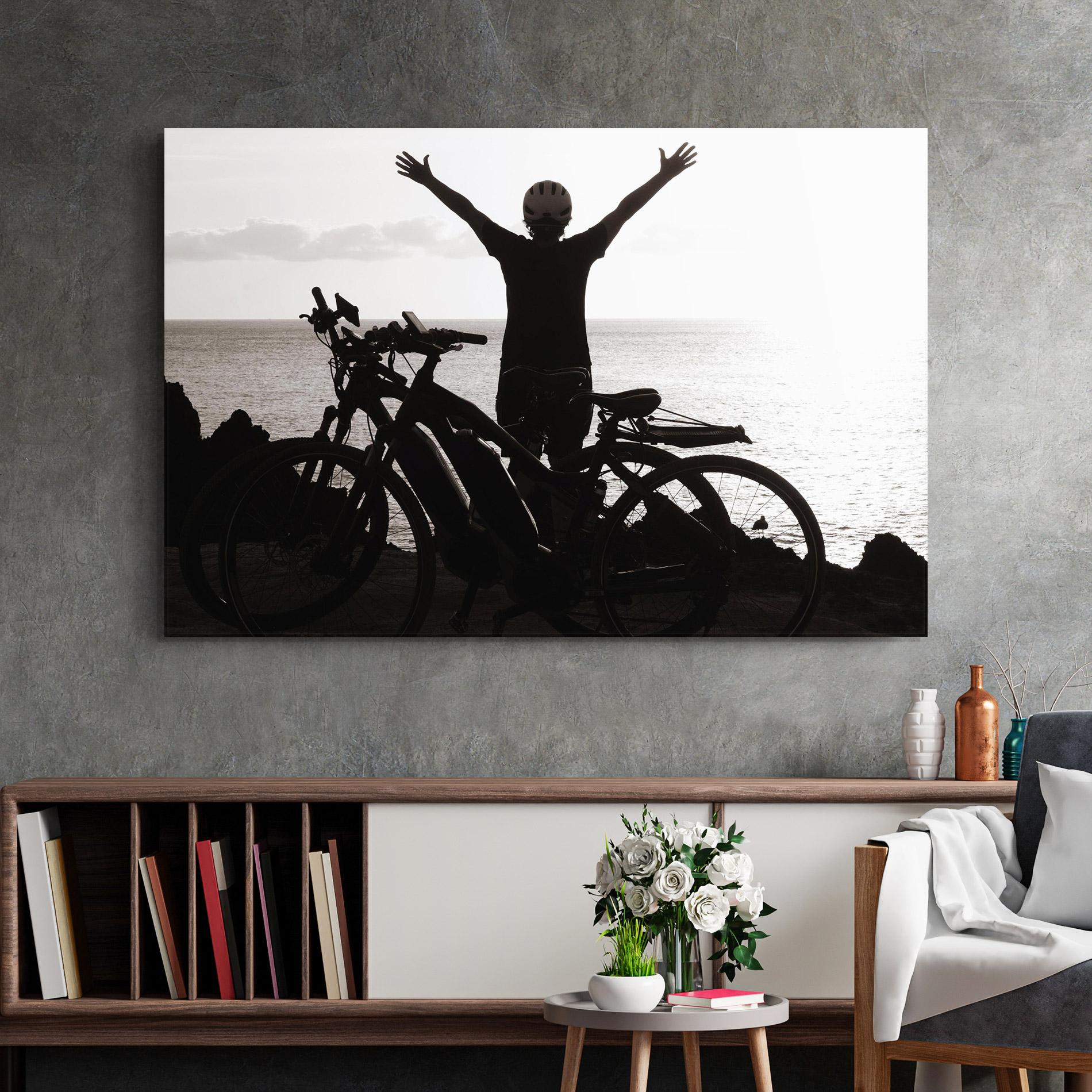 Üvegkép Facing Sea Woman mockup 2