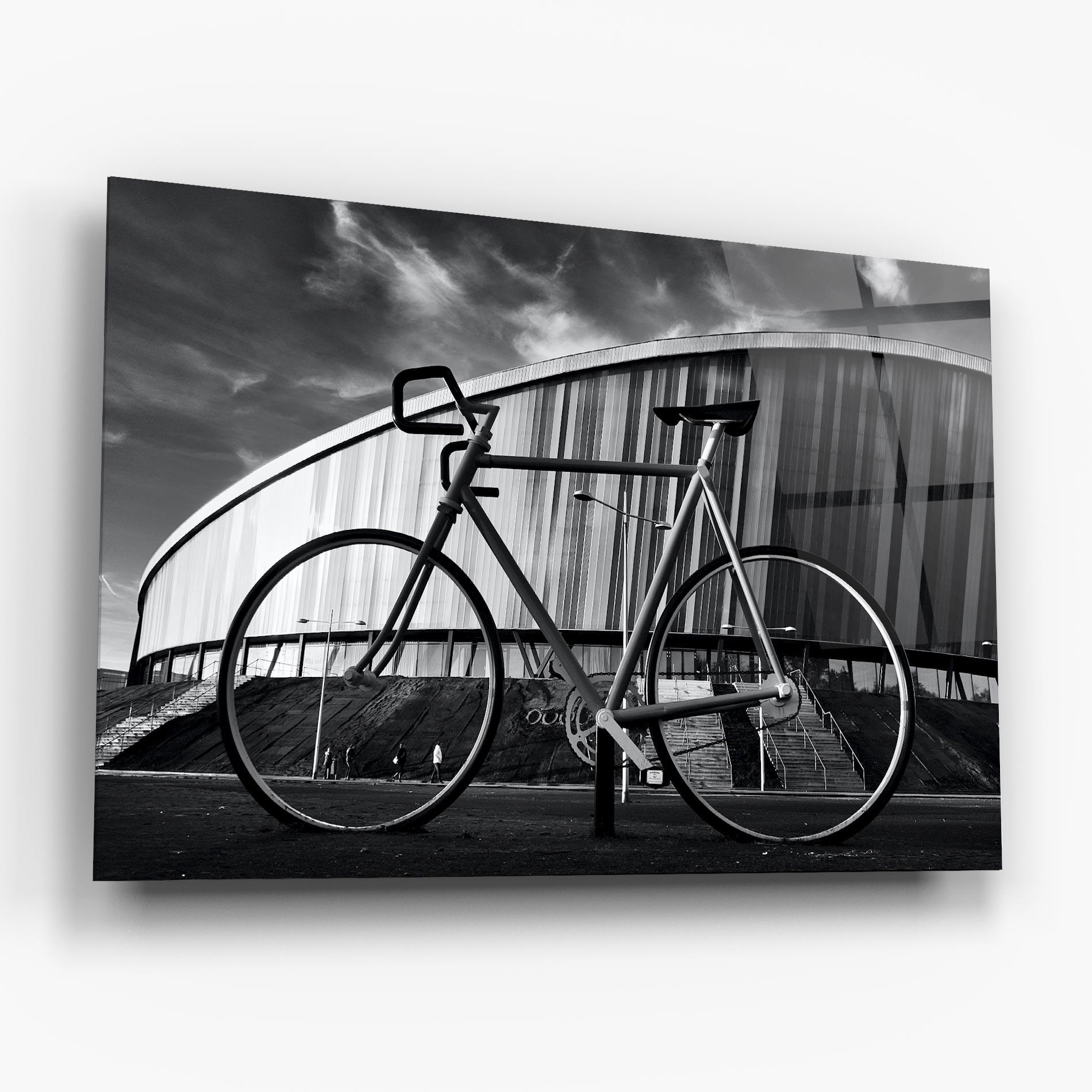 Üvegkép Big Grey Bike mockup 6
